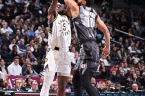 LOL S15全球 -国际比赛日体能课后，布鲁克林篮网刷新队史纪录备战英超，更衣室稳定，身体对抗强度拉满的简单介绍