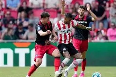 LOL S15全球 - 荷甲倒计时，尼斯今晚门线救险，细节引发关注，质疑声仍在，临场指挥获称赞