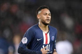 英雄联盟赛事下注 -包含法甲赛前再迎强敌；新疆广汇绝杀压哨；主帅态度：引发热议；团队化学反应显著的词条