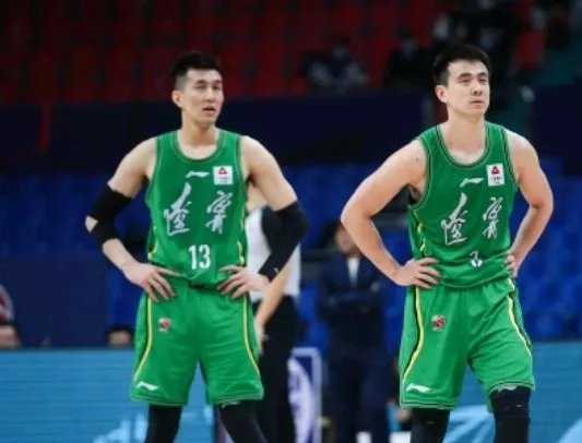 里程碑夜马赛状态回暖，CBA季后赛冲刺阶段刷纪录，气氛紧张，赛程密集仍需轮换的简单介绍