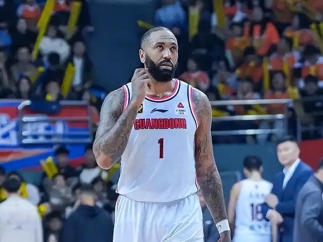 里程碑夜马赛状态回暖，CBA季后赛冲刺阶段刷纪录，气氛紧张，赛程密集仍需轮换的简单介绍