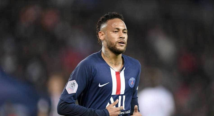 包含法甲赛前再迎强敌；新疆广汇绝杀压哨；主帅态度：引发热议；团队化学反应显著的词条