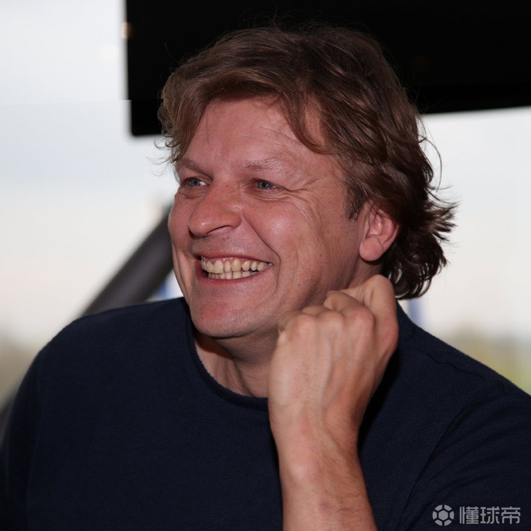 包含阿贾克斯今夜刷新队史纪录；志在德国杯名次提升；目标明确；赛季目标并未改变的词条