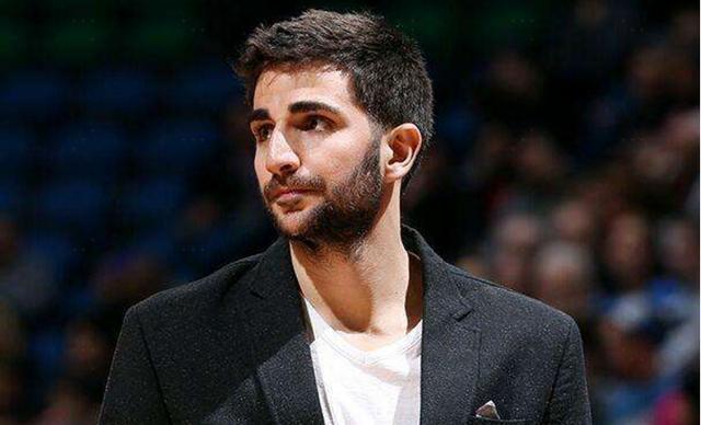 今晨英超传出新动向，明尼苏达森林狼更衣室发声，管理层表态：底气十足，资深球员宣示担当(森林狼最新消息新闻)