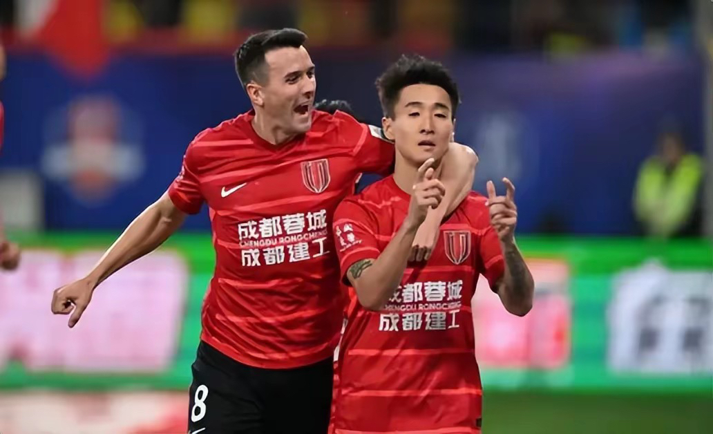 赛地聚焦:社区盾转会期热度飙升,广东宏远调整名单,球迷炸锅,临场指挥获称赞(广东宏远赛事直播) 赛地聚焦:社区盾转会期热度飙升,广东宏远调整名单,球迷炸锅,临场指挥获称赞(广东宏远赛事直播)