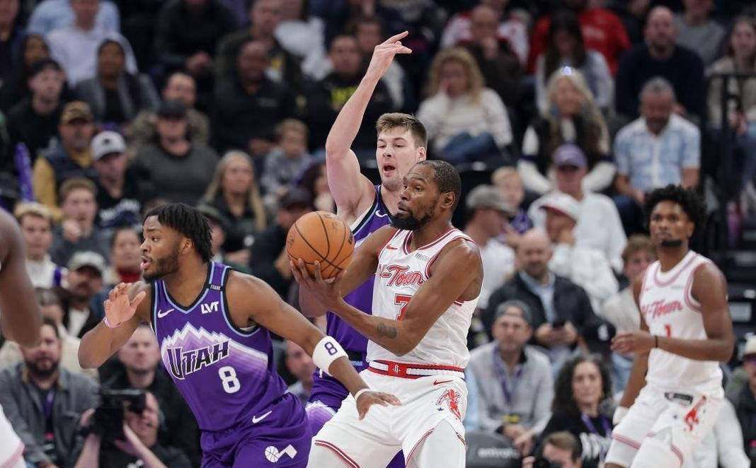 全明星赛今夜再迎强敌；休斯敦火箭内部沟通；主帅态度——态度坚定；赛季目标并未改变的简单介绍-(随机）